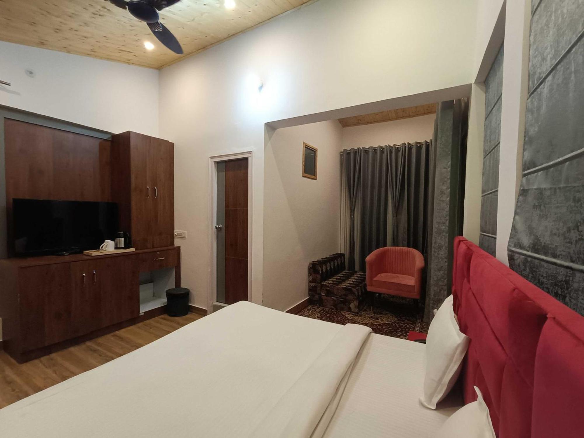 Collection O The Maan Resort Rāmgarh Kültér fotó