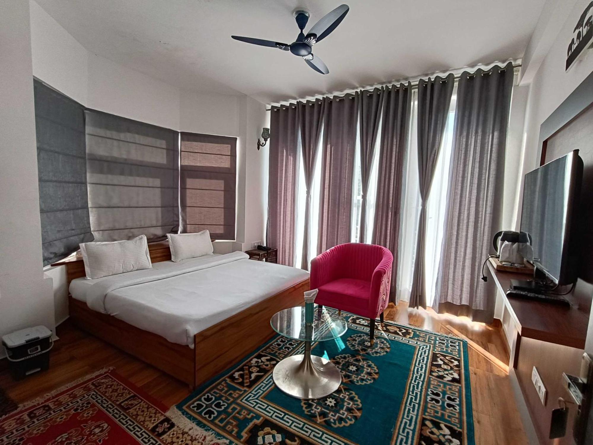 Collection O The Maan Resort Rāmgarh Kültér fotó